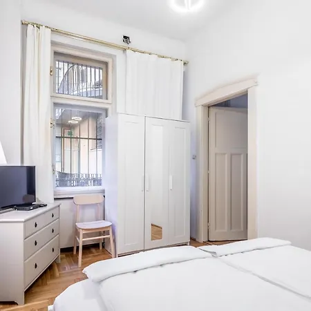 Huge Apartment In The City Center Budapest Exterior photo