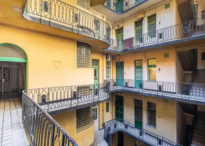 Huge Apartment In The City Center