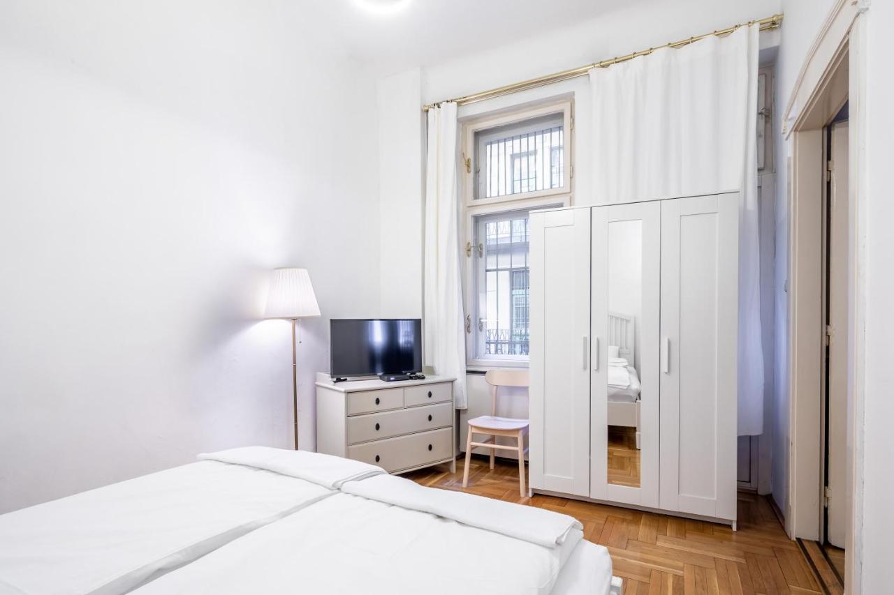 Huge In The Center Apartament *