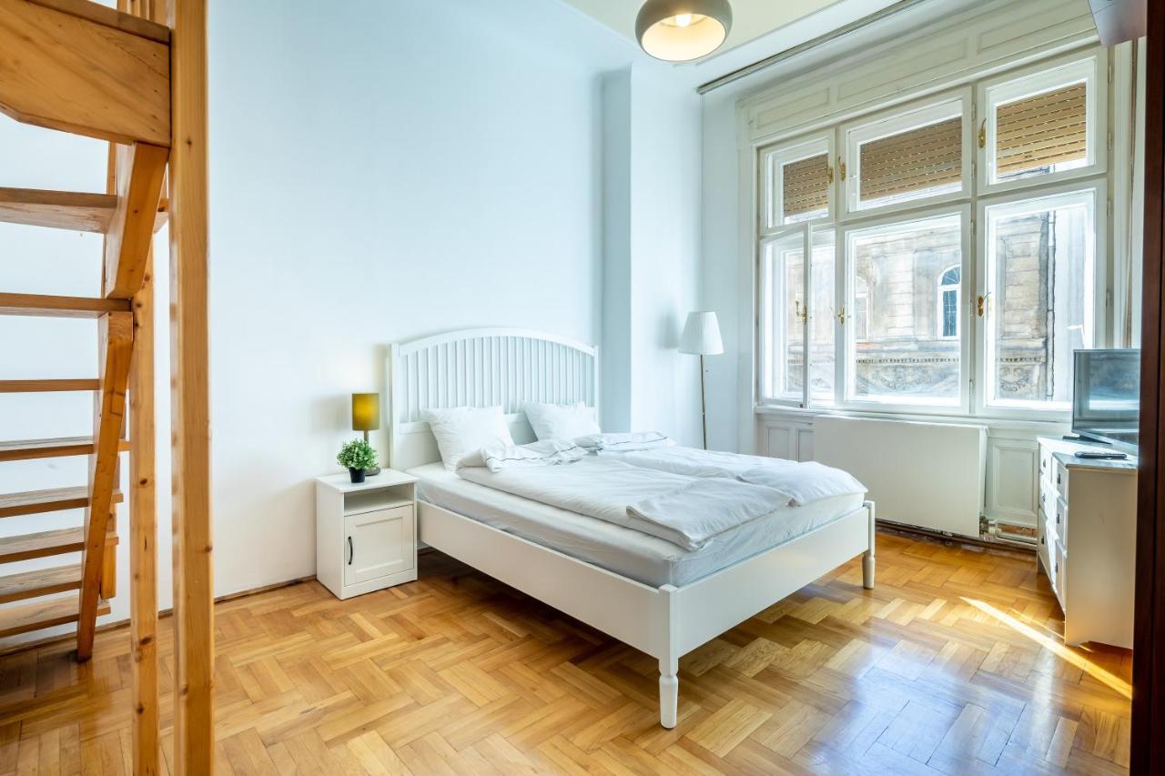 Apartament Huge In The Center Budapesta